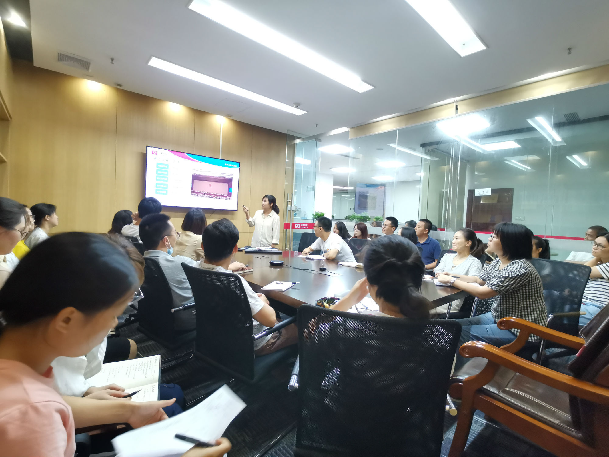 2020年9月27日，質(zhì)量部總監(jiān)李春莉組織培訓(xùn)質(zhì)量管理體系。